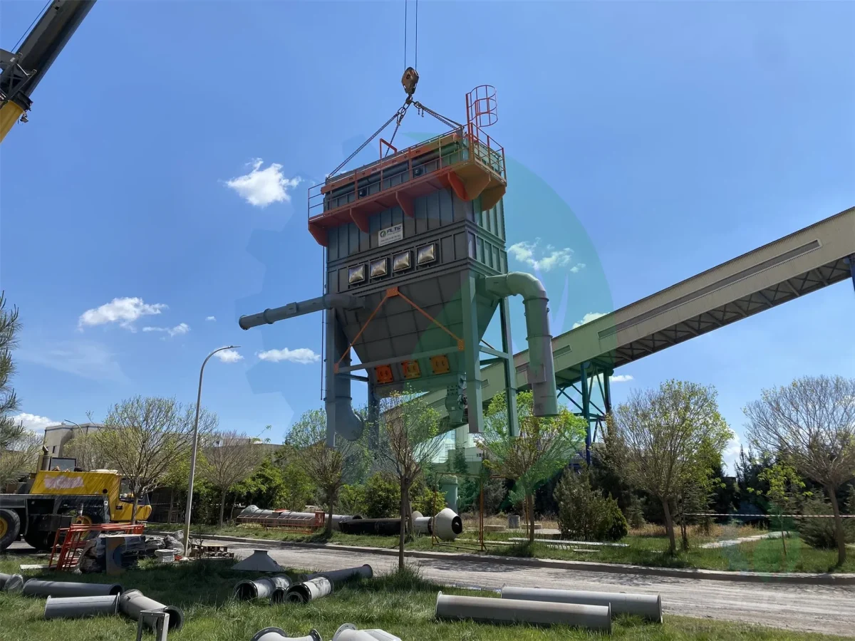 Vinçle yerine yerleştirilen FLTS jet pulse toz toplama ünitesi